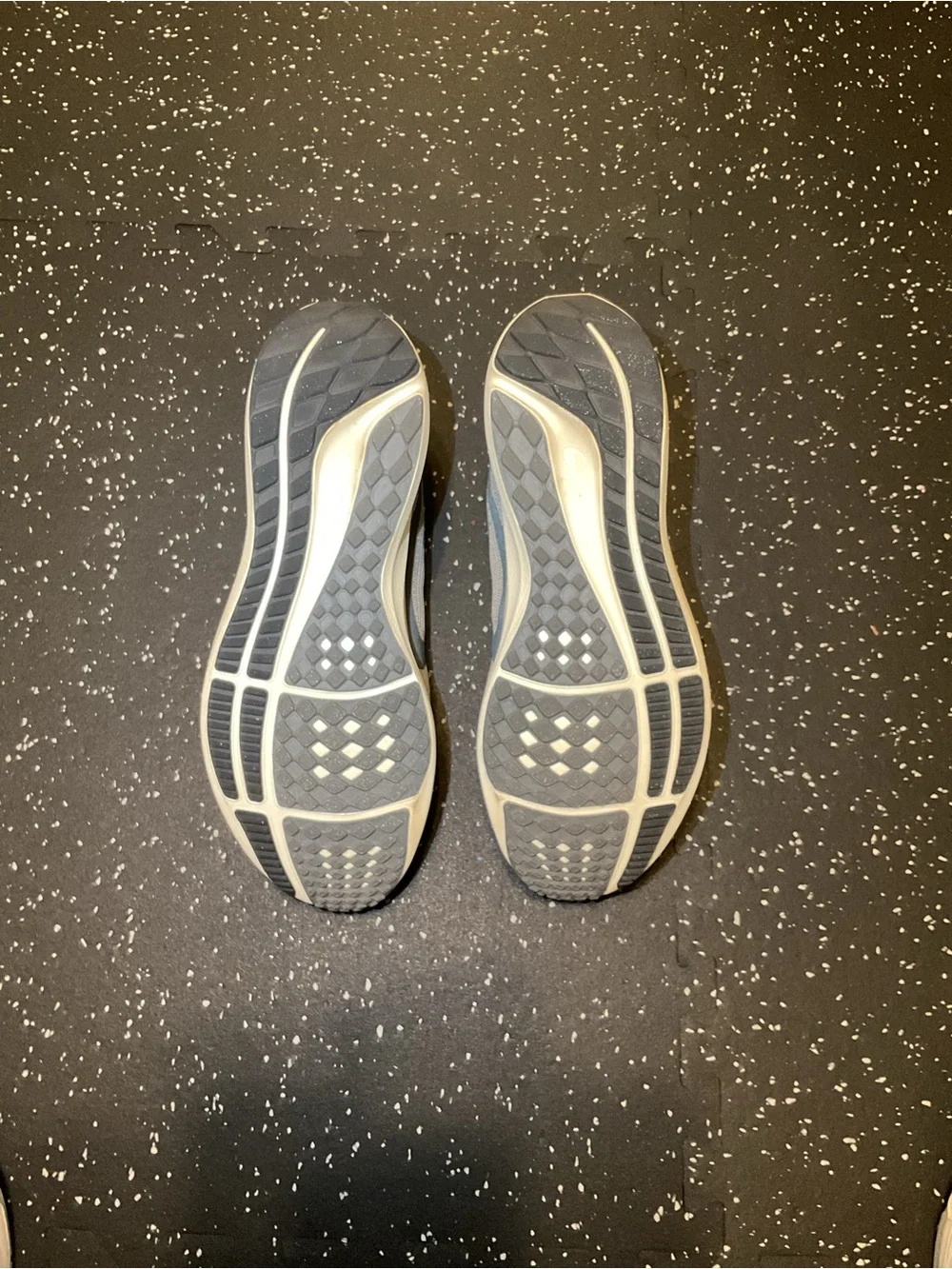 Nike men’s Gray and Mint Green Running Sneakers